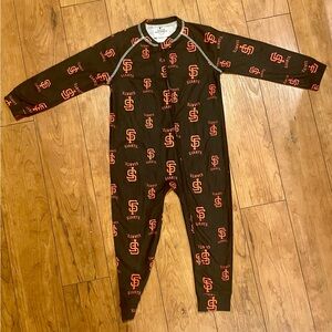 SF Giants Gen2 One piece full zip sleeper size 4T MLB